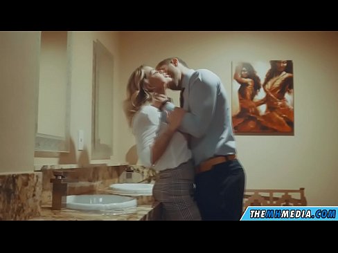 ❤️ ໃນເວລາທີ່ຜິວເນື້ອສີຂາວ busty seduces ທ່ານຢູ່ໃນຫ້ອງນ້ໍາສາທາລະນະ ❌ ແຕ່ໜັງໂປ້ ທີ່ lo.milf300com.ru